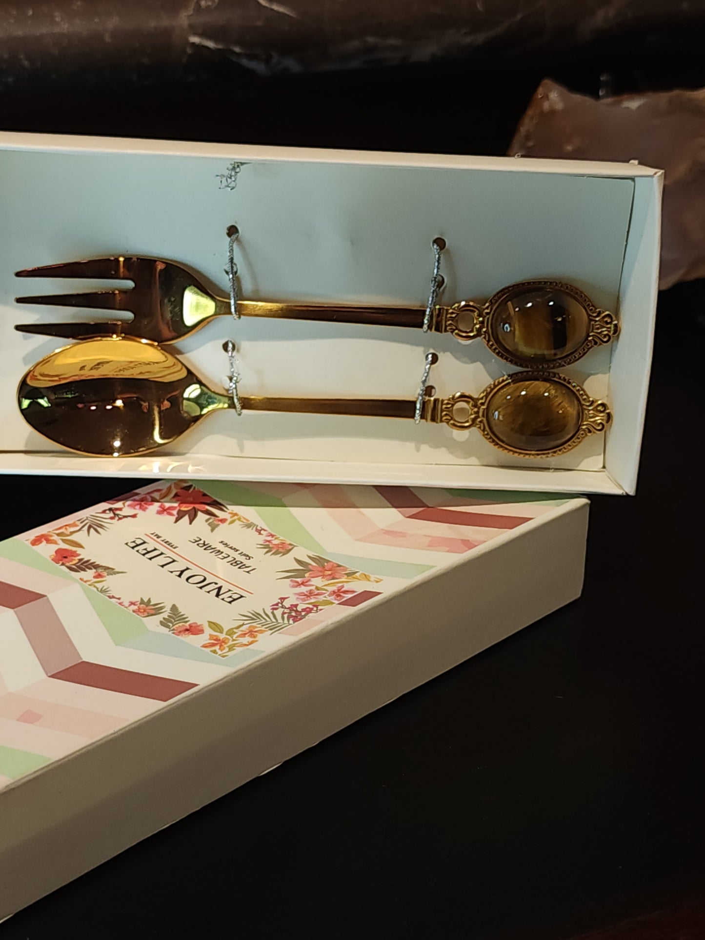 Tiger eye gold tableware