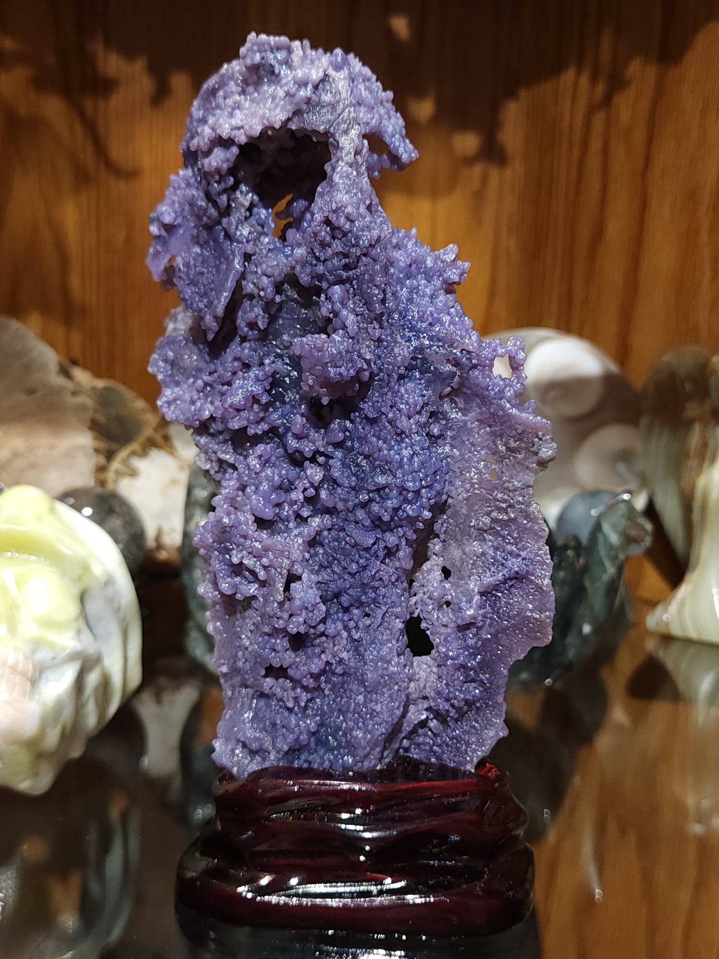 Grape agate sculpture