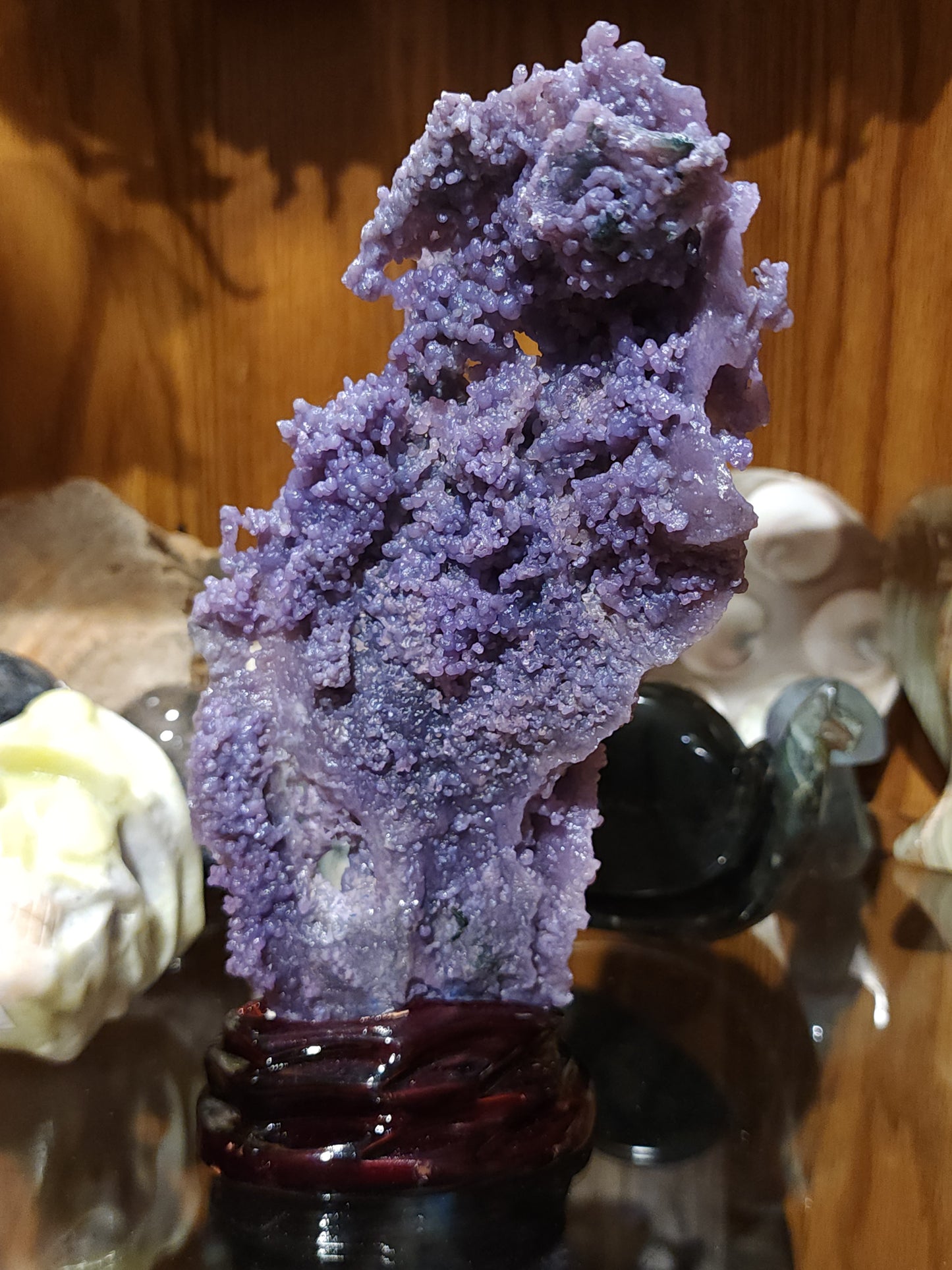 Grape agate sculpture