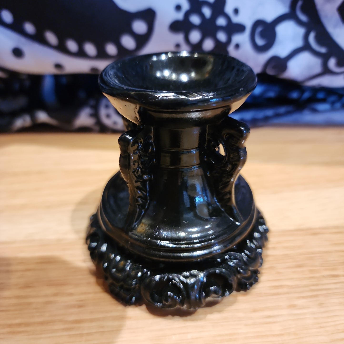 Black decorative sphere holder